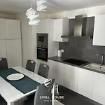 Chill House - *