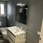 Chill House - *