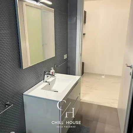Chill House - *